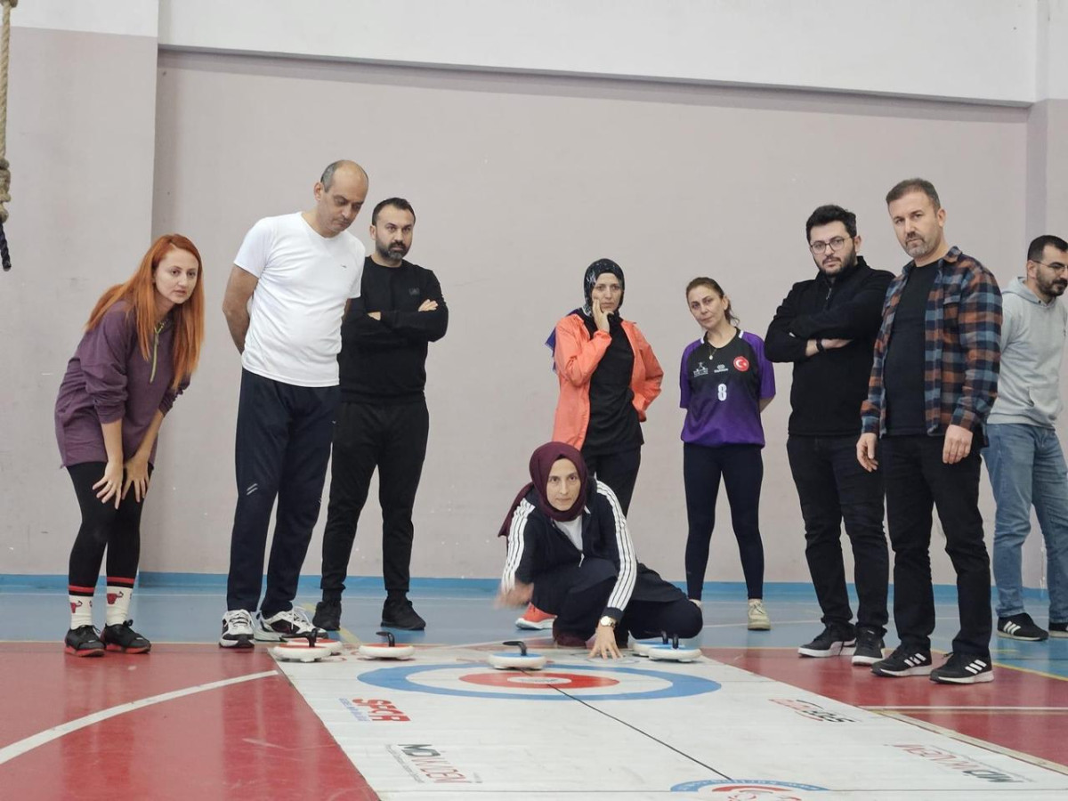 Darıca’da Öğretmenler Günü Turnuvası Devam Ediyor